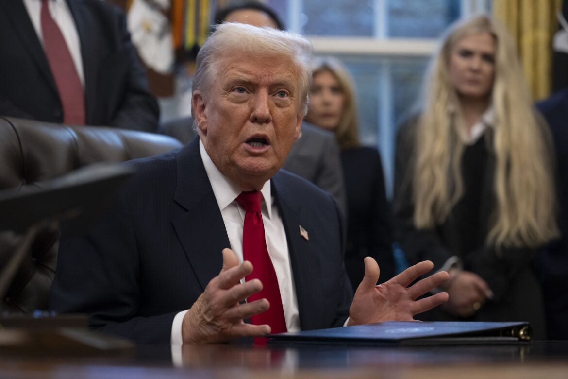 Trump pide a Indiana rediseñar distritos para fortalecer a republicanos