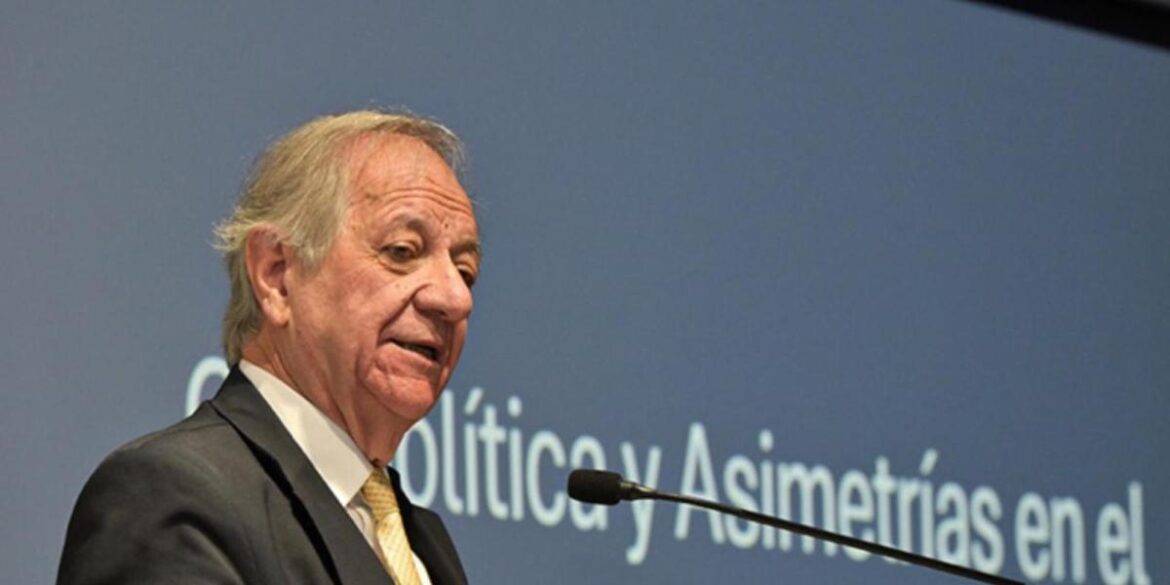 Sergio Abreu analiza integración y comercio latinoamericano en UDLAP