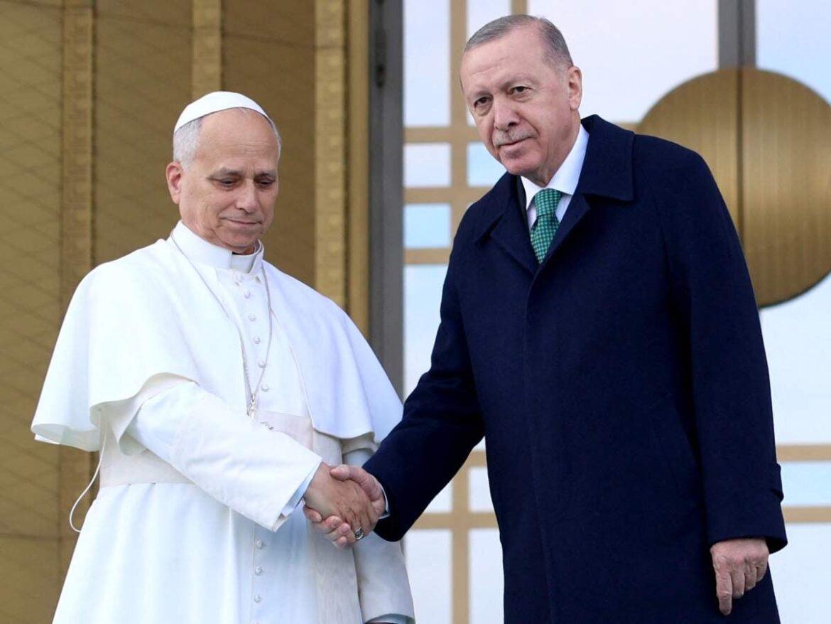 El Papa León XIV inicia en Turquía su primer viaje internacional