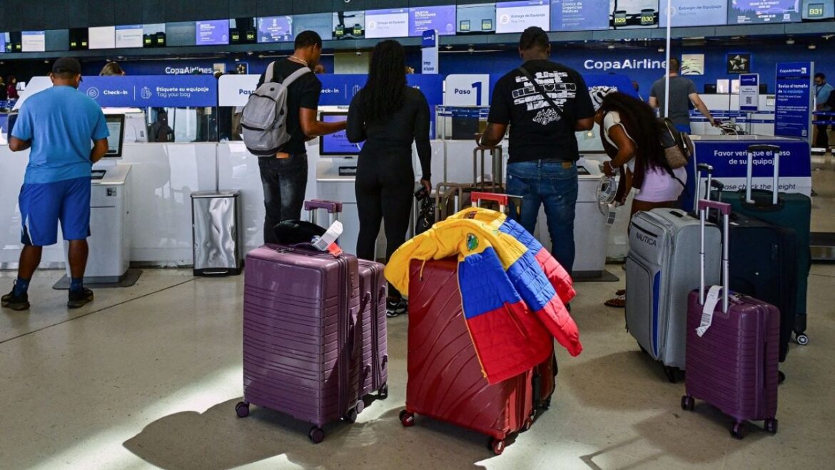 EE UU eleva alerta de viaje y restricciones aéreas a Venezuela
