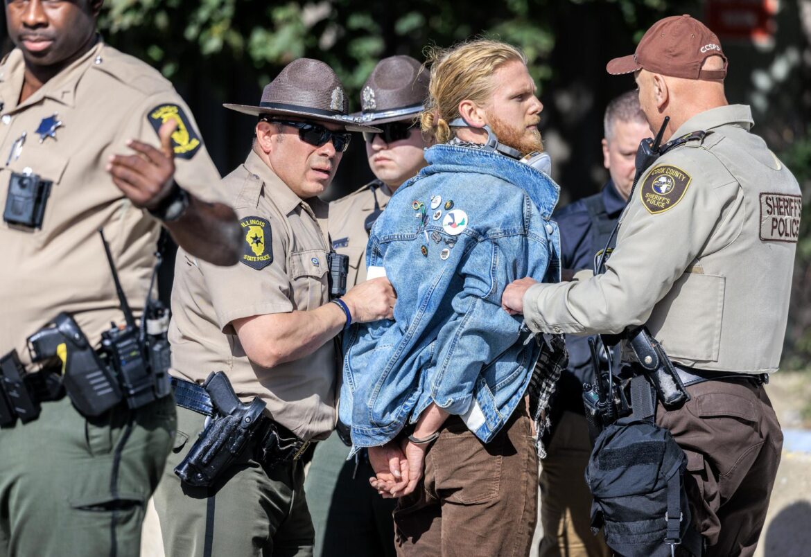 ICE detuvo a 75 mil inmigrantes sin delitos al inicio de Trump