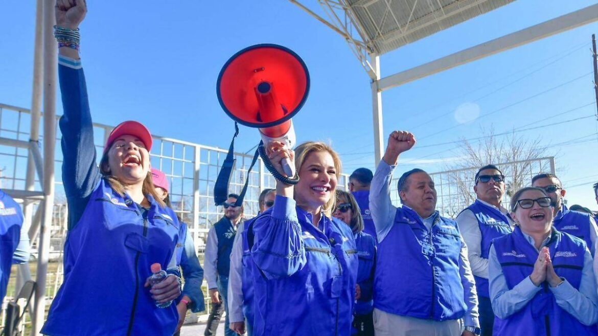 Maru Campos refuerza diálogo ciudadano en colonia de Juárez