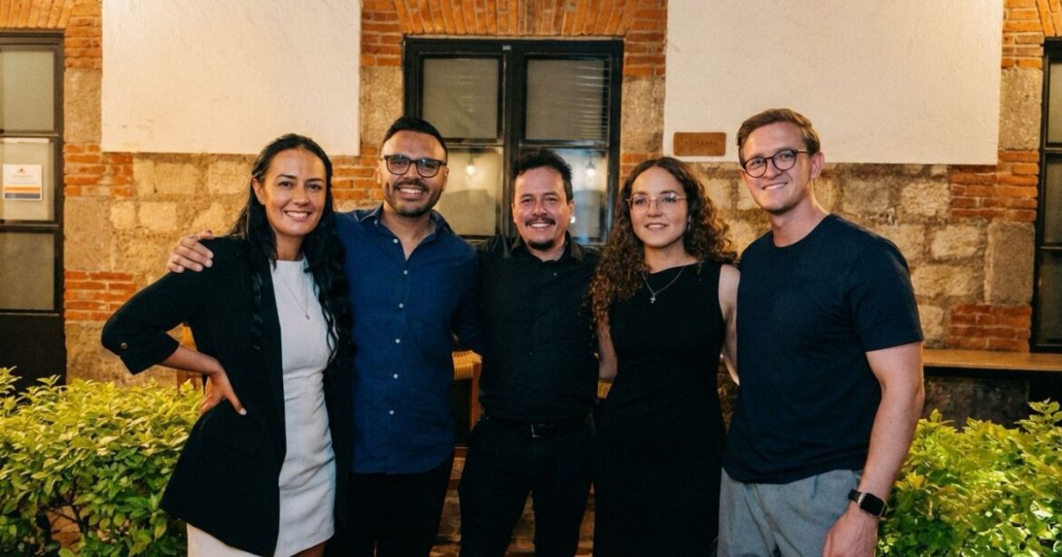 PRI, PAN y Morena analizan polarización política en redes sociales