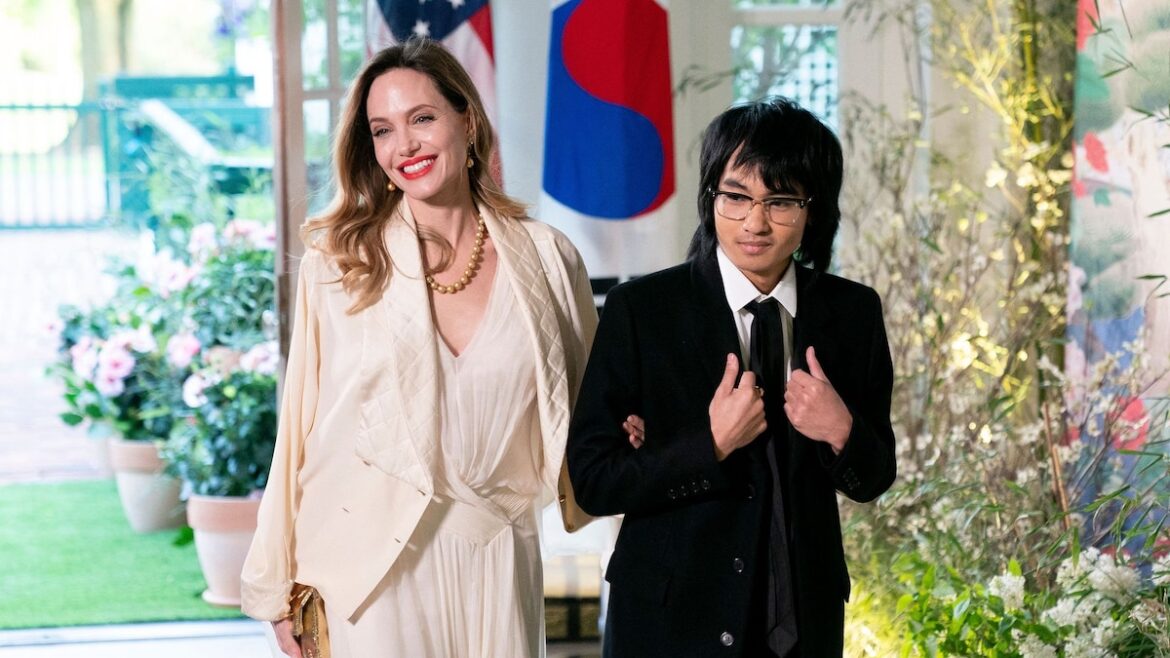 Maddox Jolie elimina “Pitt” y formaliza ruptura con Brad Pitt