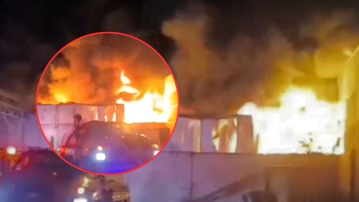 Incendio en fábrica de solventes de Ecatepec obliga a evacuar vecinos