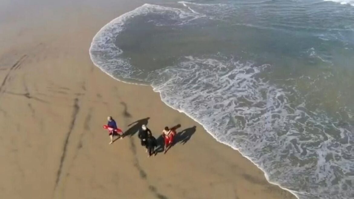 Rescatan a migrante que intentó cruzar a nado en Tijuana