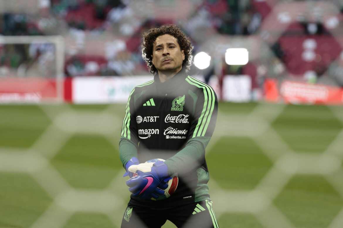 Guillermo Ochoa inicia concentración rumbo a su sexto Mundial