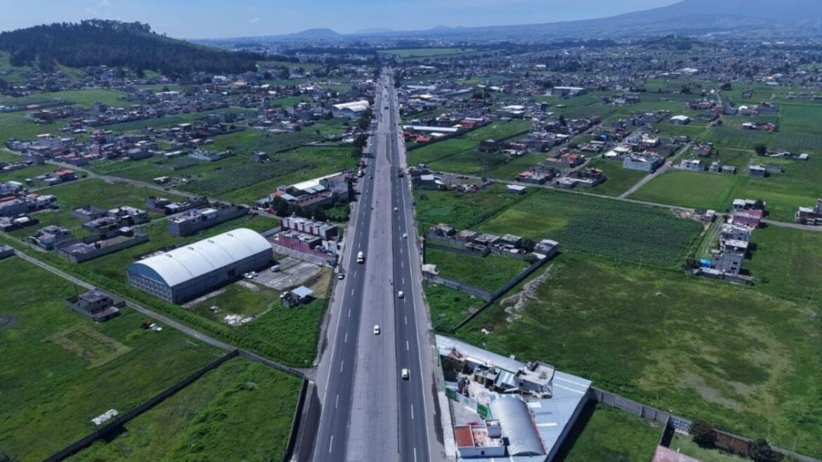 SICT realiza mantenimiento en carreteras del Estado de México