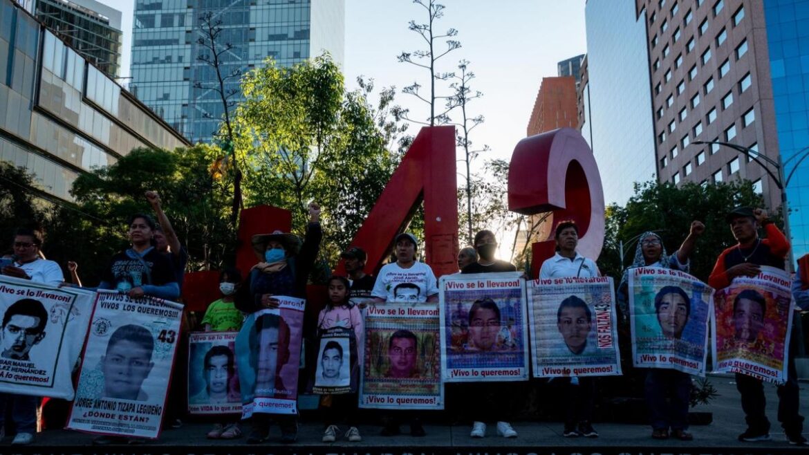 Funerarias y nuevos implicados en caso Ayotzinapa, 12 años después