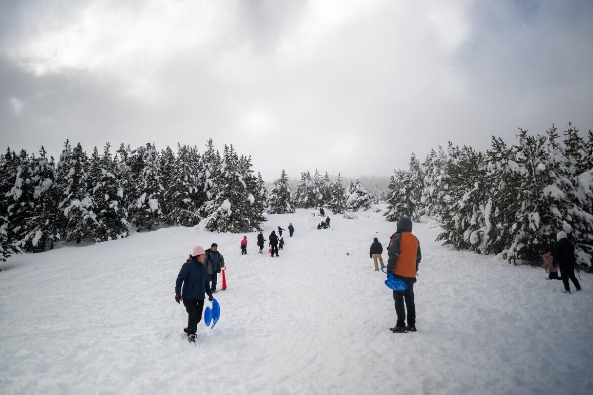 Estaciones de esquí en Pirineo catalán buscan 300 empleados ante falta de vivienda