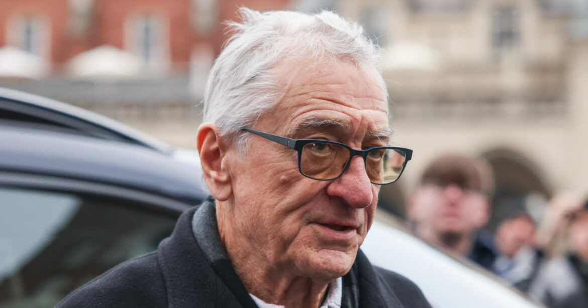 Robert De Niro llama a votar y critica a Trump en Nueva York